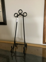 BLACK TABLETOP EASEL