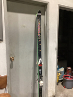 SALOMON DOWNHILL SKIS W/ BINDINGS - 195CM