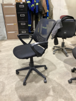 BLACK OFFICE CHAIR W/ MESH BACK