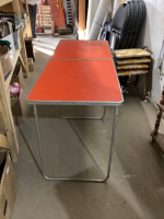 METAL FOLDING CAMP TABLE