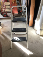 COSCO FOLDING STEP LADDER