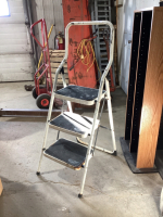"LITE" FOLDING STEP STOOL