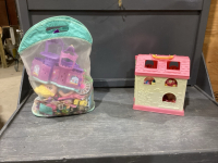 DOLL HOUSE WITH LOTS OF ACCESSORIES