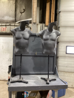 2 UPPER BODY MANEQUINS - HALF HEADS