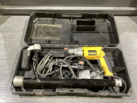 DEWALT SCREW GUN W/QUICK DRIVE ATTACHMENT