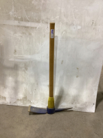 ICE PICK W/ WOOD HANDLE
