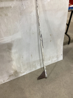 HOE W/ METAL HANDLE