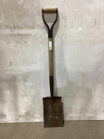 SQUARE NOSE SHOVEL