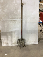 SPADE & PITCH FORK
