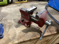 ITC RED SWIVEL VISE 3 1/2&rdquo;