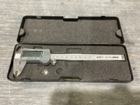 ULTRA PRO DIGITAL CALIPERS