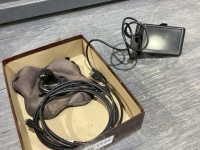 GARMIN NUVI NAVIGATION UNIT WITH MOUNTS AND CHARGE CORDS