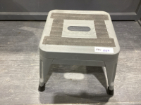 COSCO STEP STOOL