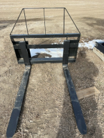 Skid steer pallet forks