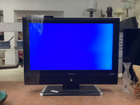 31" VIEWSONIC FLAT SCREEN TV W/ REMOTE ON BASE