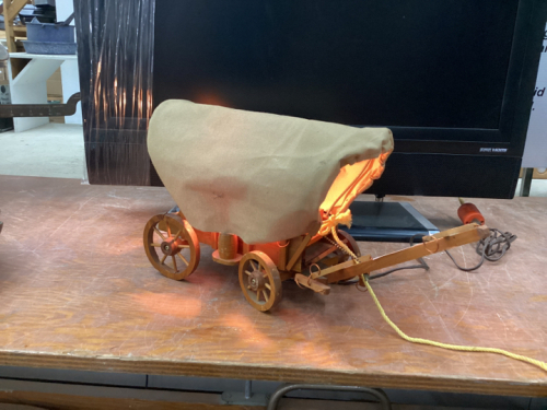 MODEL WAGON LAMP