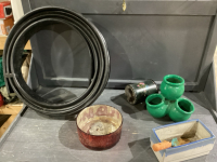 TOTE OF PLANT POTS, SHOVEL, EDGING