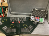 POKER TABLE & CHIPS