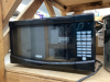 SMALL RCA MICROWAVE W/ TURNTABLE