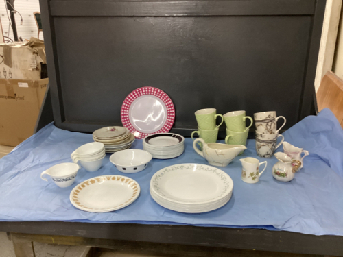 BOXFUL OF VARIOUS DISHWARE - MUGS, PLATES, GRAVY BOAT, CORELLE PLATES - SMALL AND LARGE,
