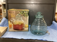 "BEEHIVE" GLASS BEVERAGE JAR -3 GALLON