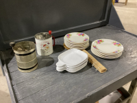 BOX WITH VINTAGE SIFTERS, PLASTIC DISHES, CORNING WARE PLATES, SUSHI ROLLER
