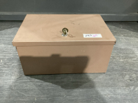 METAL SAFE 13.5&rdquo; X 9.5&rdquo; X 7&rdquo;