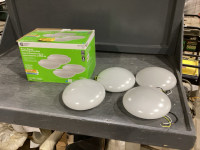 PACK WITH 4 - 8&rdquo; COLOUR CHANGING FLUSH MOUNT LIGHTS