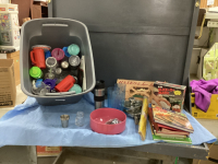 GOOD TOTE W/ HOUSEHOLD ITEMS - COOKBOOKS, PLASTIC CUPS,