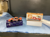 DIE CAST COLLECTOR STOCK CAR - TONY STEWART #20