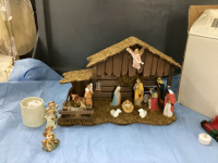 NATIVITY SET IN WOOD BARN