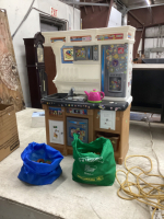 PLASTIC PLAY KITCHEN W/ PLAY FOOD & DISHES