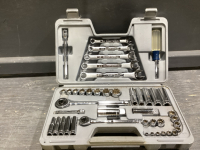 CRAFTSMAN WRENCH & SOCKET SET IN CASE