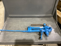 LEG VISE