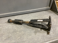 BEARING SEPARATOR W/ATTACHED SLIDE HAMMER