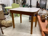 KIDS TABLE