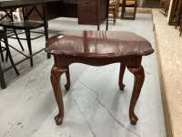 END TABLE QUEEN ANNE STYLE LEGS