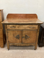 ANTIQUE WASH STAND ON METAL CASTORS