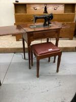 VINTAGE SEWING TABLE W/ SINGER MACHINE AND STORAGE BENCH -