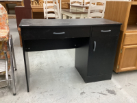 SMALL BLACK DESK