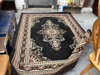 AREA RUG - 5'3" X 7'4"