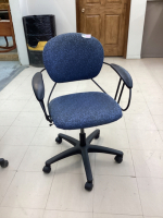 BLUE OFFICE CHAIR