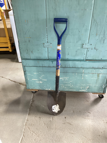 YARDWORKS SHOVEL