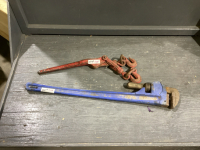 1 BOOMER 1 POWERFIST PIPE WRENCH (36&rdquo;)