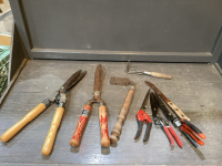 BUCKET GARDENING TOOLS