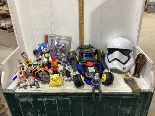 STAR WARS FACE MASK, BATMAN CAR, POKЙMON FIGURES,