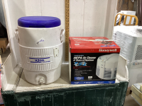 IGLOO 5 GALLON COOLER JUG AND HONEYWELL HEPA AIR CLEANER