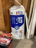 1 BAG FIBRE GLASS INSULATION