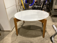 ROUND PATIO TABLE