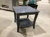 SMALL WOOD SIDE TABLE W/ LOWER SHELF